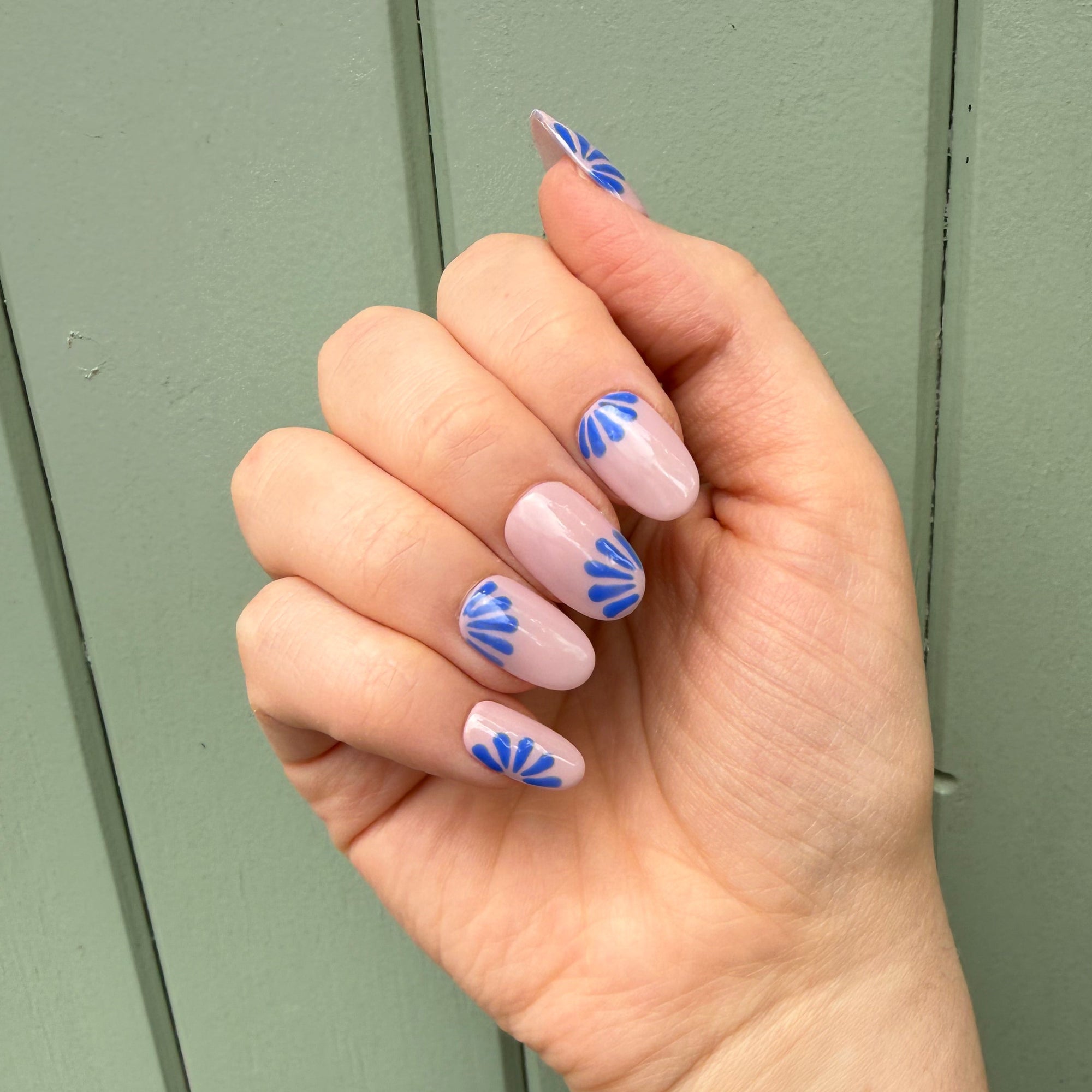 Blue Daisy Petal Hand-Painted Press-On Nails