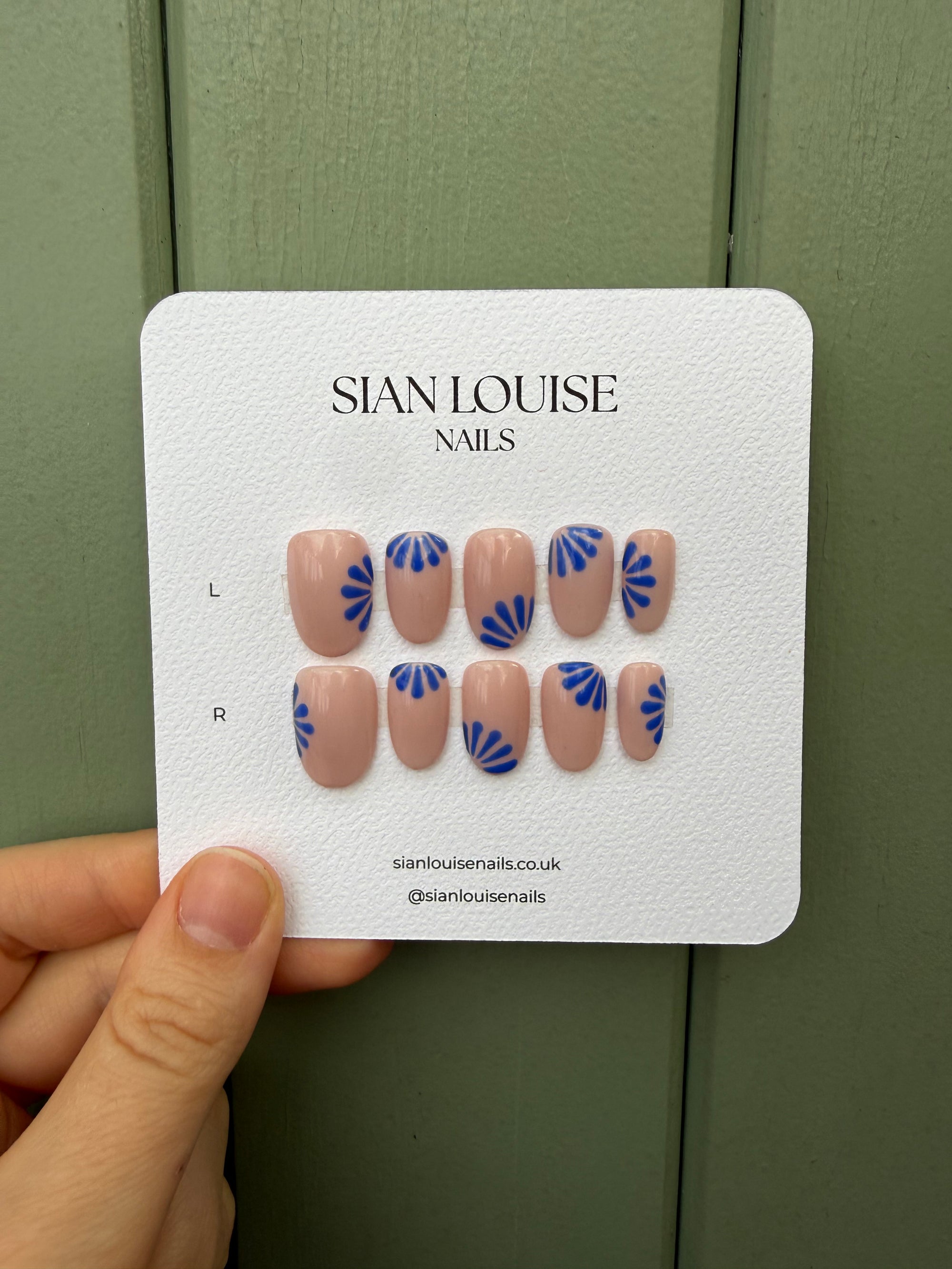 Blue Daisy Petal Hand-Painted Press-On Nails